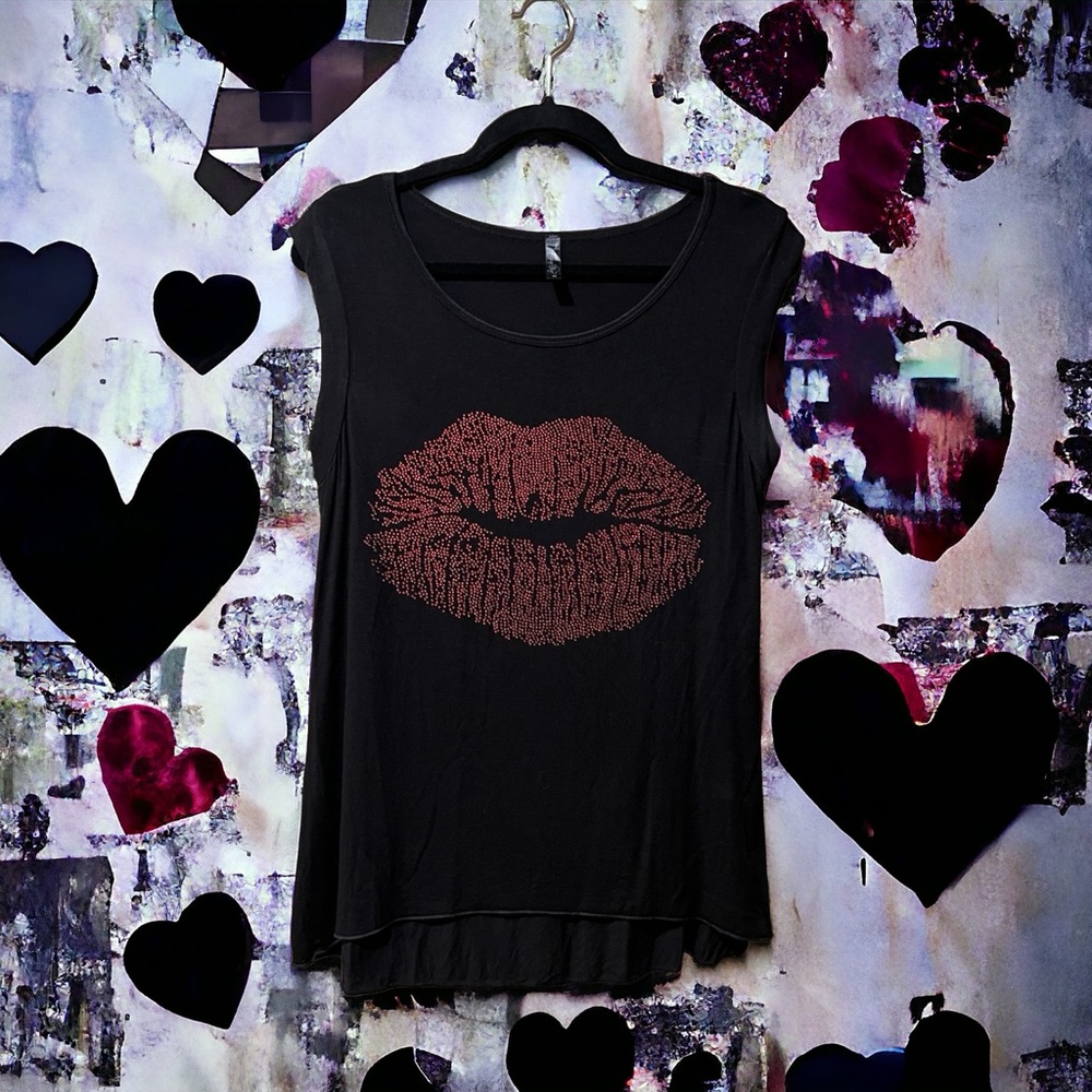 Gypsy Sky Black Sleeveless Top w/Bedazzled Red Gem Lips